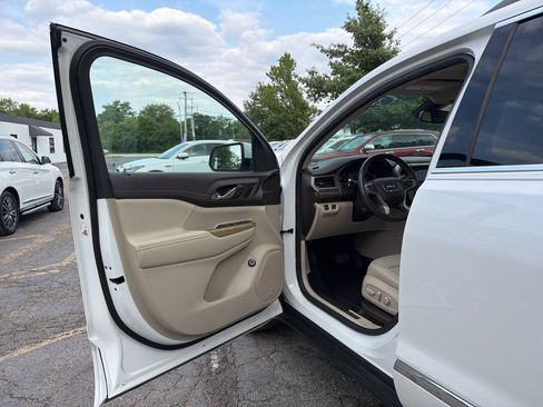 Used 2019 GMC Acadia Denali w/ Technology Package FWD image 26