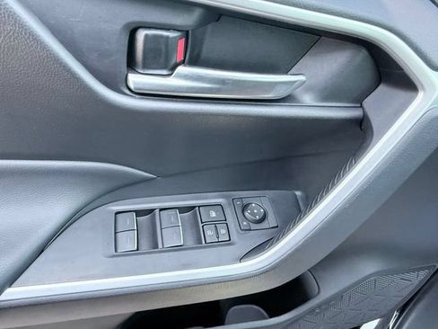 Used 2024 Toyota RAV4 XLE AWD/4WD image 10