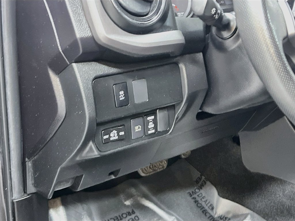 Used 2022 Toyota Tacoma TRD Off-Road AWD/4WD image 10