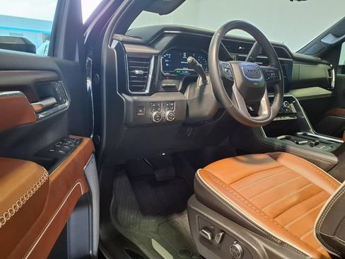 Used 2024 GMC Sierra 3500 Denali Ultimate AWD/4WD image 10