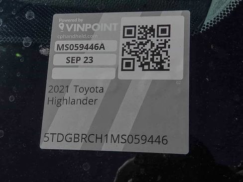 Used 2021 Toyota Highlander XLE image 29