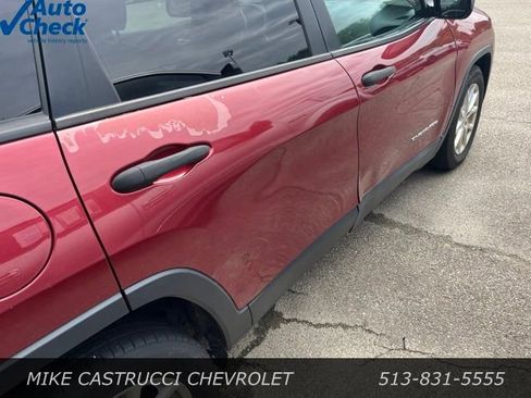 Used 2016 Jeep Cherokee Sport FWD image 5
