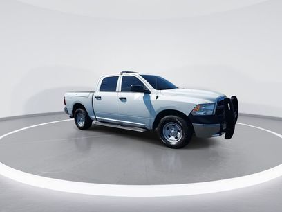 Used 2022 RAM 1500 4x4 Crew Cab Classic w/ Chrome Appearance Group