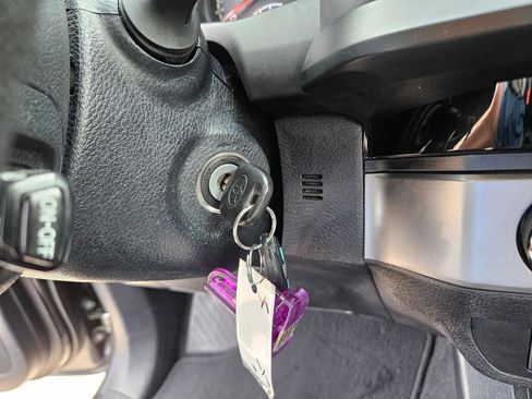 Used 2018 Toyota Tacoma SR AWD/4WD image 19