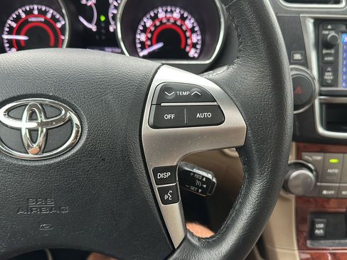 Used 2013 Toyota Highlander Limited AWD/4WD image 14