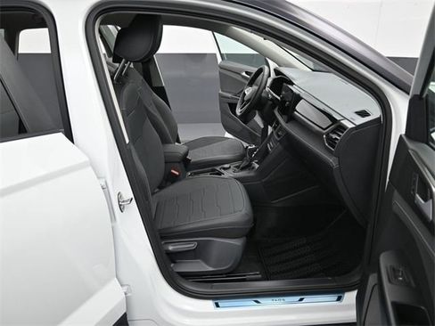 New 2026 Volkswagen Taos SE image 14