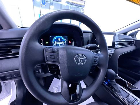 Used 2025 Toyota Camry LE image 15