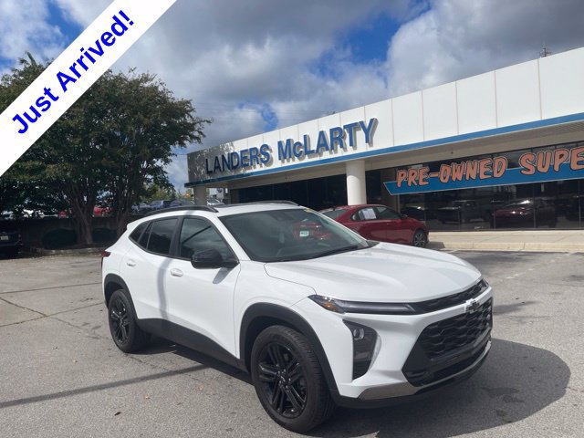 Used 2024 Chevrolet Trax ACTIV w/ Sunroof Package FWD image 1