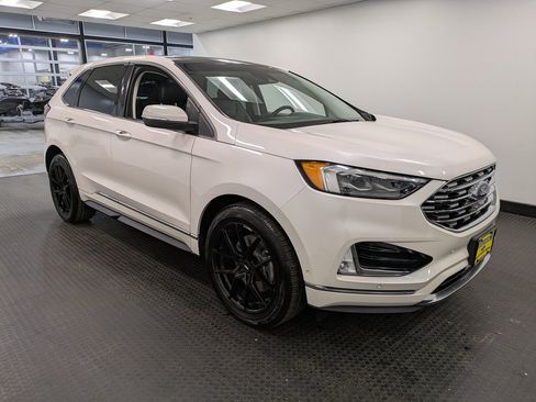 Used 2019 Ford Edge Titanium w/ Equipment Group 301A image 3
