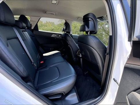 Used 2026 Kia Sportage EX FWD image 25