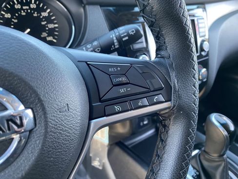 Used 2021 Nissan Rogue Sport S image 25