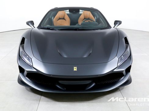 Used 2022 Ferrari F8 Tributo RWD image 5