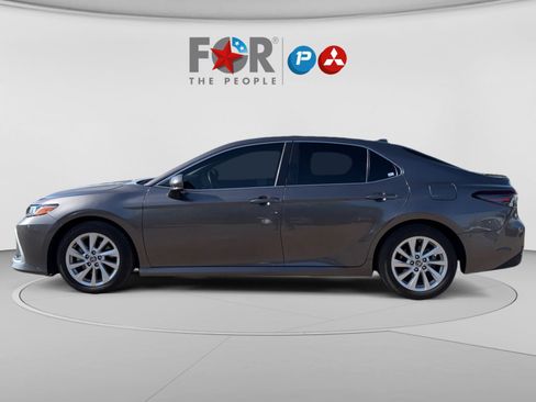 Used 2023 Toyota Camry LE w/ Convenience Package FWD image 2