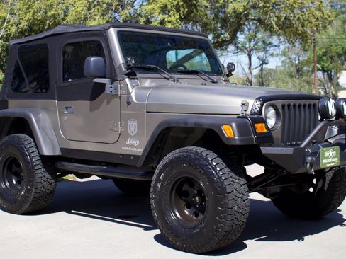 Used 2005 Jeep Wrangler X AWD/4WD image 15