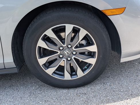 Used 2024 Honda Odyssey EX-L image 10
