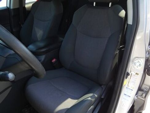 Used 2019 Toyota RAV4 XLE AWD/4WD image 37