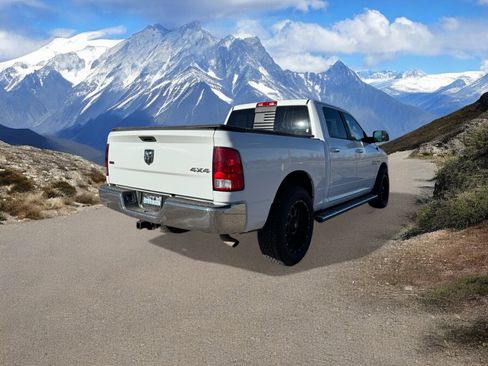 Used 2017 RAM 1500 Classic SLT w/ Luxury Group image 5