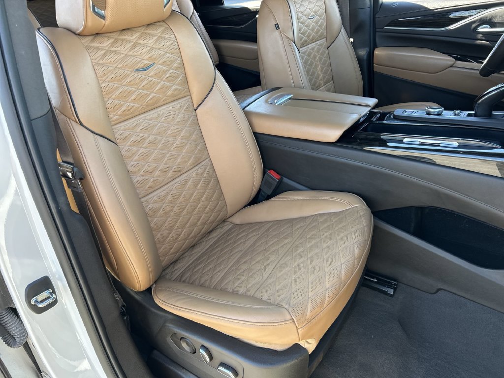 Used 2022 Cadillac Escalade ESV Sport w/ Touring Package AWD/4WD image 29