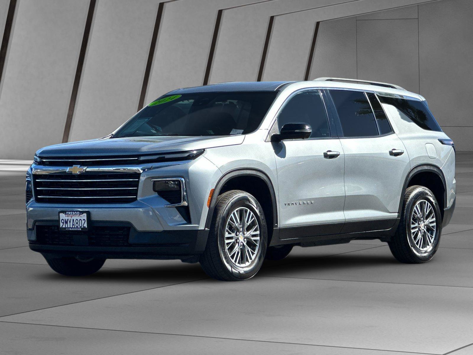 Used 2024 Chevrolet Traverse LT FWD image 8
