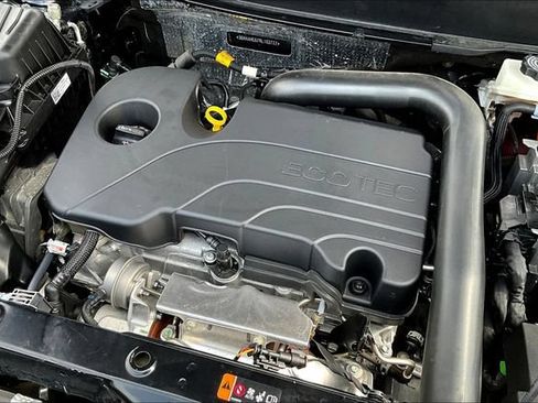 Used 2024 Chevrolet Equinox LS FWD image 30
