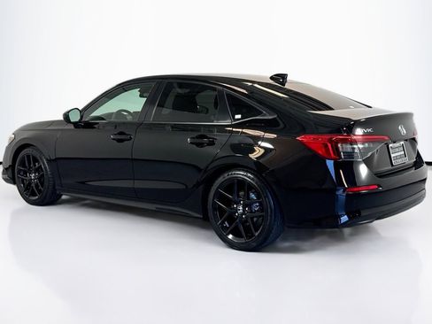 Used 2023 Honda Civic Sport image 7