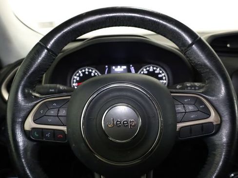 Used 2017 Jeep Renegade Latitude image 17