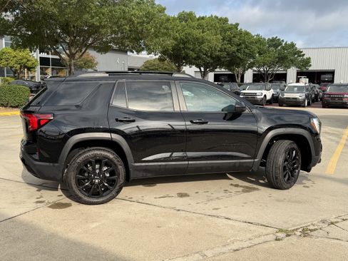 Used 2026 GMC Terrain Elevation w/ Elevation Premium Package FWD image 5