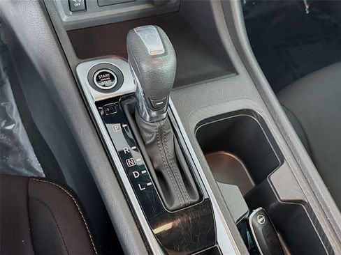 Used 2024 Nissan Sentra SV FWD image 17