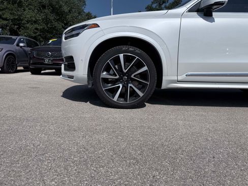 Certified 2024 Volvo XC90 B6 Plus AWD/4WD image 7
