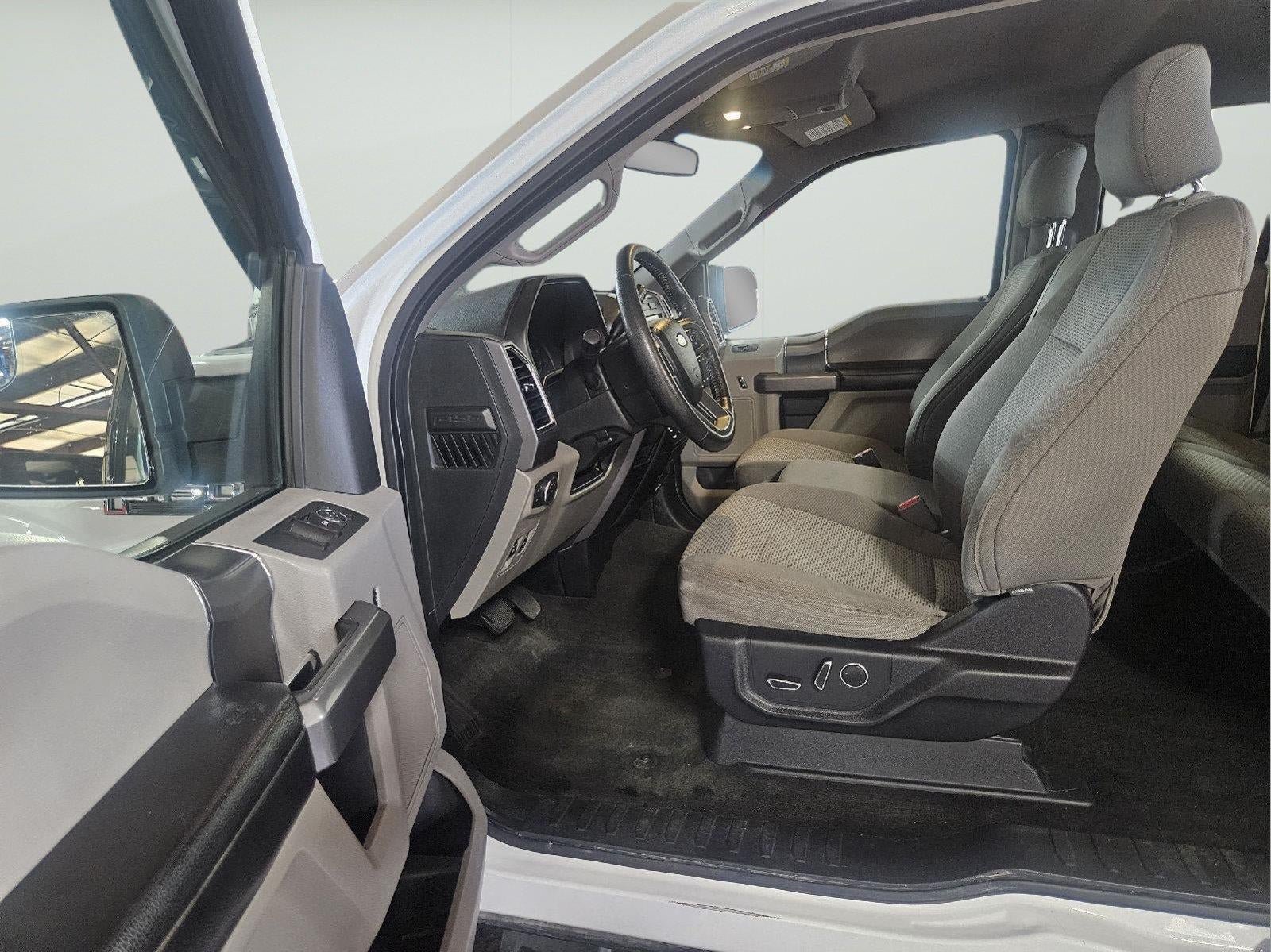 Used 2015 Ford F150 XLT w/ Equipment Group 302A Luxury AWD/4WD image 7