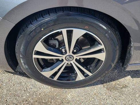 Used 2020 Nissan Sentra SV image 8