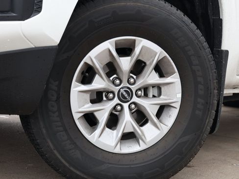 Used 2025 Nissan Frontier S w/ S Utility Package image 12