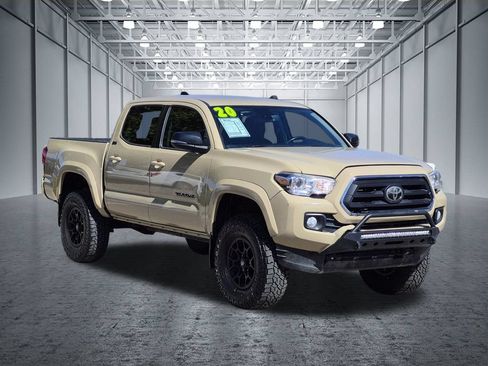 Used 2020 Toyota Tacoma SR5 AWD/4WD image 3