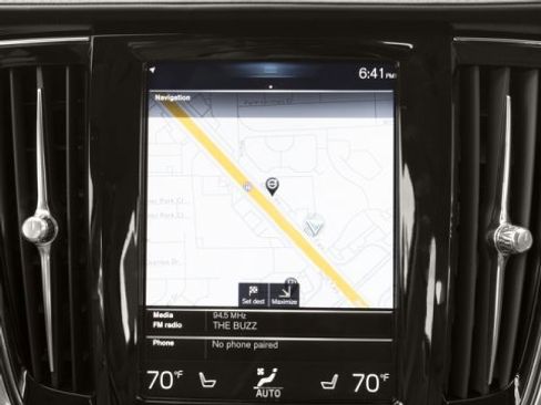 Used 2017 Volvo S90 T5 Momentum w/ Vision Package image 17