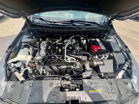 Used 2025 Nissan Altima 2.5 SV FWD image 13