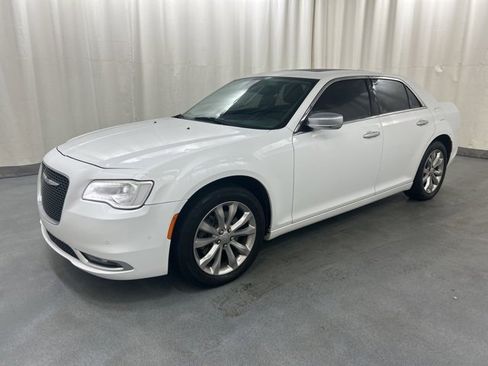 Used 2018 Chrysler 300 Limited w/ Safetytec Plus Group image 2