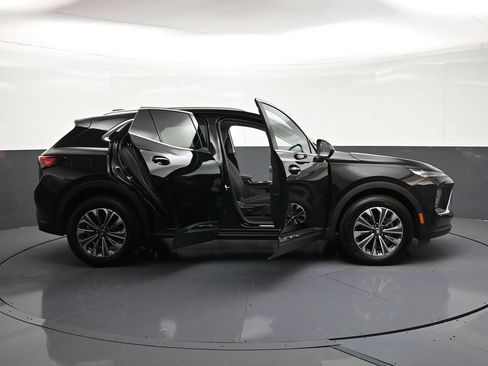 Certified 2026 Buick Envision Preferred AWD/4WD image 33