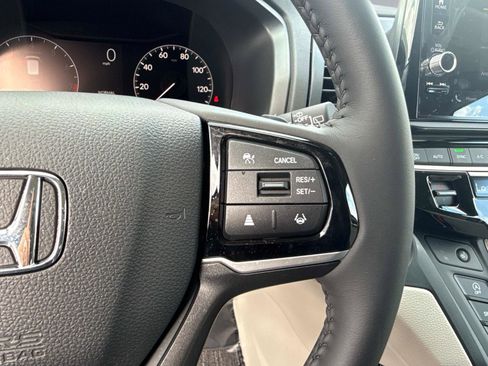 Certified 2025 Honda Odyssey EX-L image 32