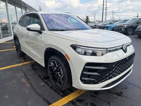 New 2026 Volkswagen Tiguan SEL R-Line AWD/4WD image 13