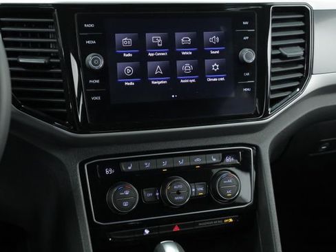 Used 2022 Volkswagen Atlas Cross Sport SEL image 16