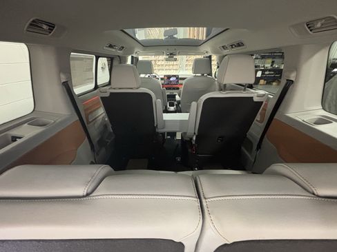 New 2025 Volkswagen ID. Buzz 1st Edition image 29