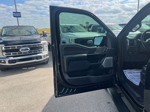 Certified 2022 Ford F150 Platinum w/ Equipment Group 701A High image 16