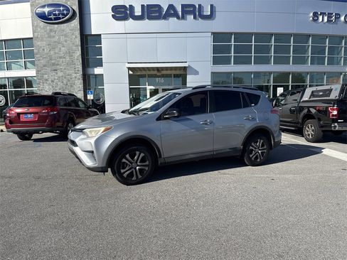 Used 2018 Toyota RAV4 LE image 5