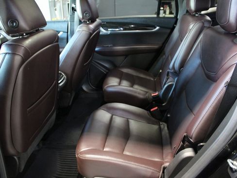 Used 2020 Cadillac XT6 Premium Luxury image 17