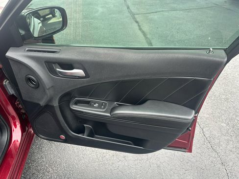 Used 2017 Dodge Charger SXT w/ Plus Group image 5