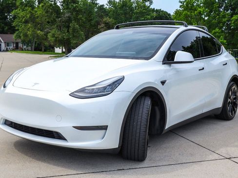 Used 2020 Tesla Model Y Long Range AWD/4WD image 3