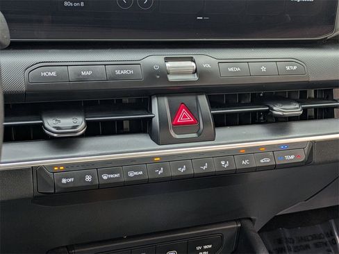 Used 2025 Kia K4 LXS image 17