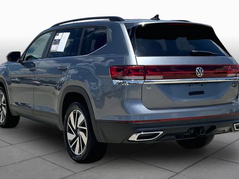 Used 2024 Volkswagen Atlas SE AWD/4WD image 12
