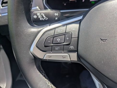 Used 2022 Volkswagen Tiguan SE AWD/4WD image 21