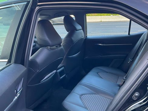 Used 2022 Toyota Camry SE w/ Carpet Mat Package (TMS) FWD image 12